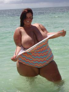 Фотографии в стиле ню очень жирной женщины с толстой жопой - фото #9
