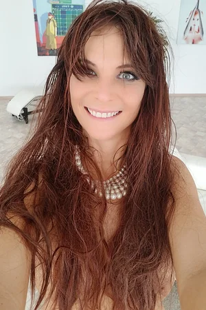 Selfies da safada peitudona Syren de Mer sem sutiã — foto 64