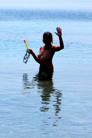 Explicit Pictures of Beautiful Italian Girl in Swimsuit and Nude on Beach — photo 28
