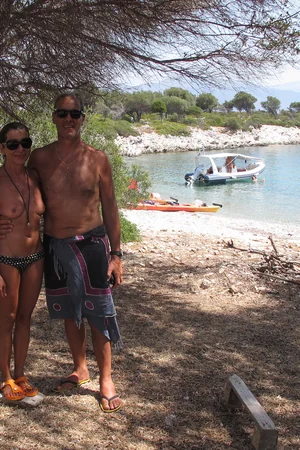 Explicit Pictures of Beautiful Italian Girl in Swimsuit and Nude on Beach — photo 38