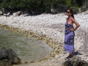 Откровенные снимки красивой итальянки в купальнике и без на пляже - фото #46