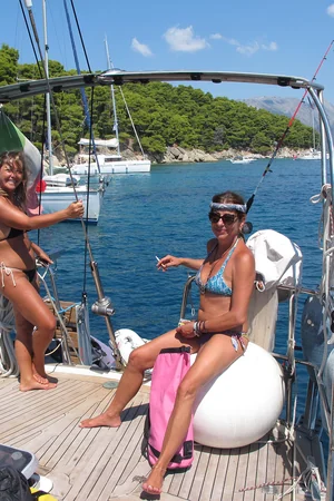Explicit Pictures of Beautiful Italian Girl in Swimsuit and Nude on Beach — photo 47