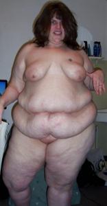 Фотографии беременных и просто очень жирных баб без трусов и без лифчика - фото #79