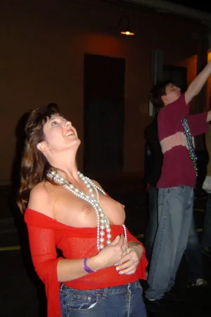 American Milf Constantly Flashes Tits — photo 22