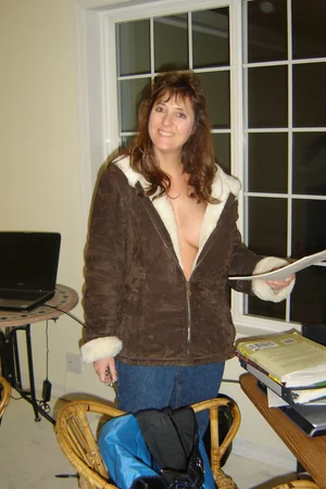 American Milf Constantly Flashes Tits — photo 97