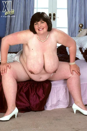 Hairy Pussy and Big Tits of Chubby Brunette — photo 41