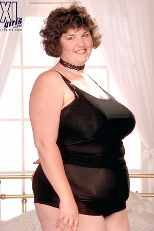 Hairy Pussy and Big Tits of Chubby Brunette — photo 74