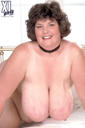 Hairy Pussy and Big Tits of Chubby Brunette — photo 81
