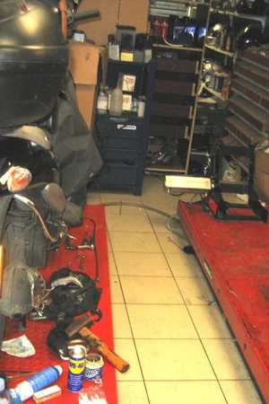 Mature Blonde Pays for Car Repair with Blowjob — photo 7