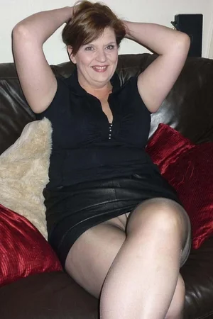 Ladies in Nylons Bare Their Groins — photo 33
