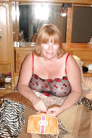 Laura gordita en negligé — foto 22