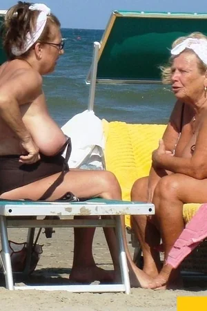 Grandes tetas caídas de mujeres maduras — foto 10