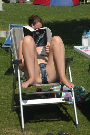 Milf bibliotecária solitária entediada no trabalho e em casa — foto 28