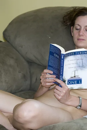 Milf bibliotecária solitária entediada no trabalho e em casa — foto 3