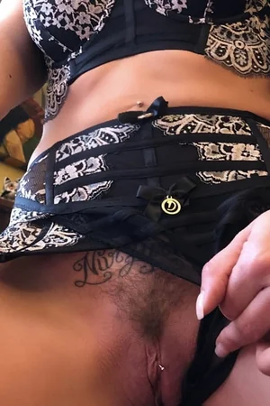 Linda MILF e sua boceta carnuda — foto 14