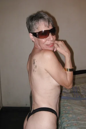 Moglie brasiliana magra — foto 8